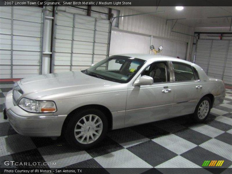 Silver Birch Metallic / Medium Light Stone 2007 Lincoln Town Car Signature