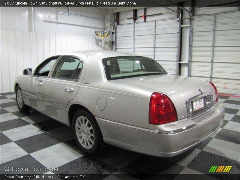 Silver Birch Metallic / Medium Light Stone 2007 Lincoln Town Car Signature