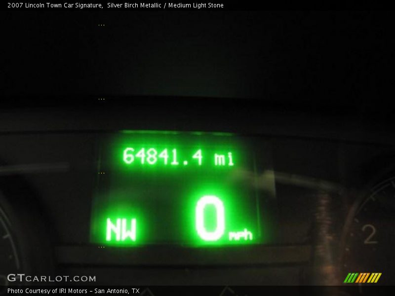 Silver Birch Metallic / Medium Light Stone 2007 Lincoln Town Car Signature