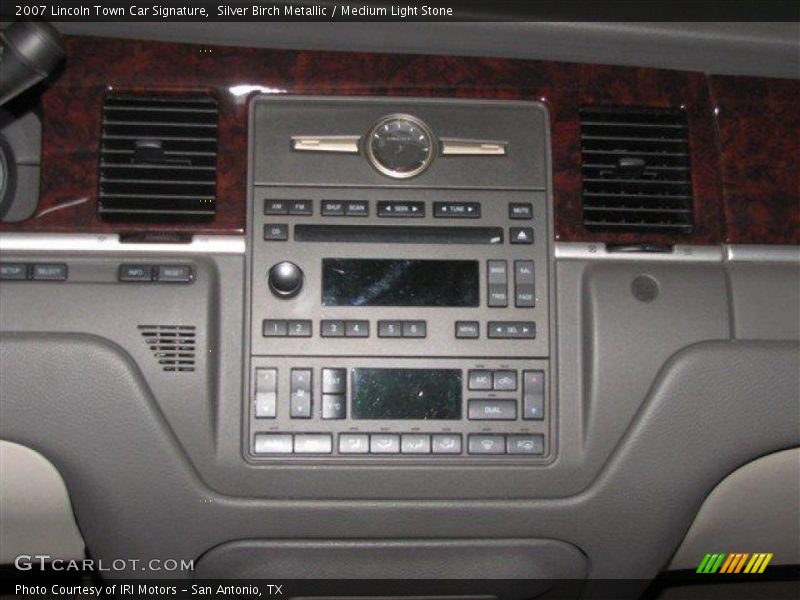 Silver Birch Metallic / Medium Light Stone 2007 Lincoln Town Car Signature