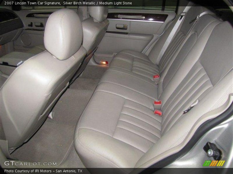 Silver Birch Metallic / Medium Light Stone 2007 Lincoln Town Car Signature