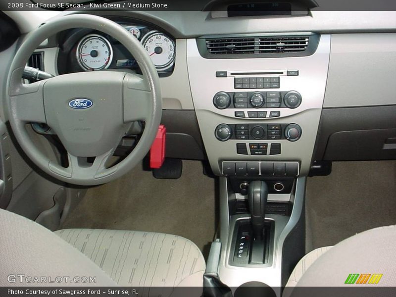Kiwi Green / Medium Stone 2008 Ford Focus SE Sedan