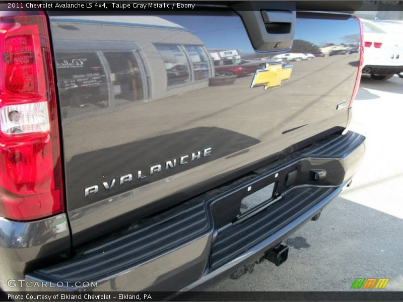 Taupe Gray Metallic / Ebony 2011 Chevrolet Avalanche LS 4x4