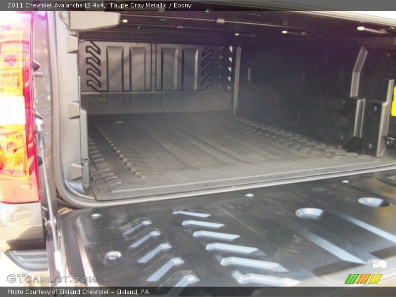Taupe Gray Metallic / Ebony 2011 Chevrolet Avalanche LS 4x4