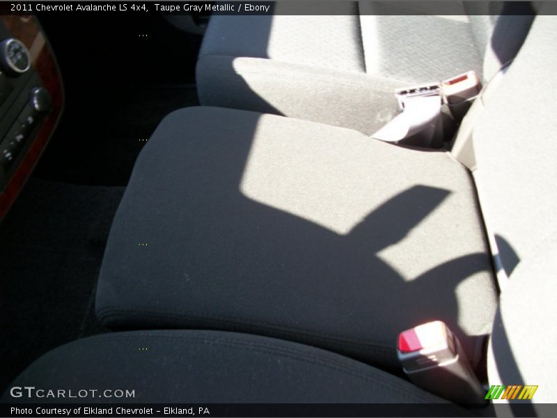 Taupe Gray Metallic / Ebony 2011 Chevrolet Avalanche LS 4x4