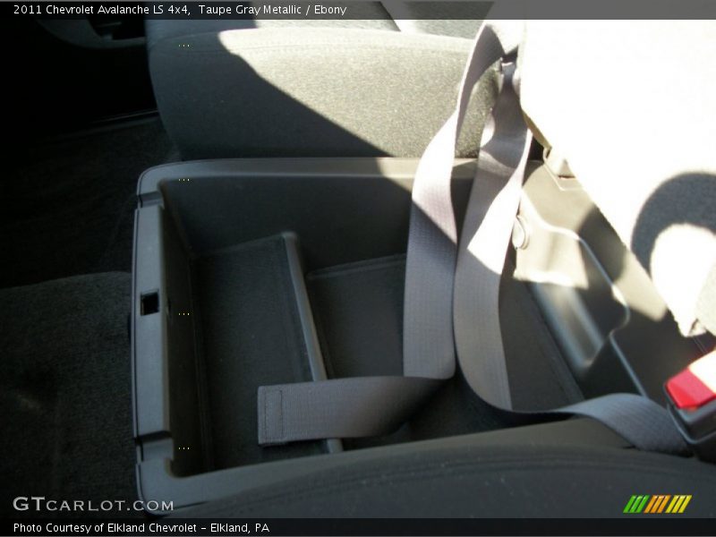 Taupe Gray Metallic / Ebony 2011 Chevrolet Avalanche LS 4x4