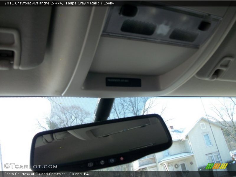 Taupe Gray Metallic / Ebony 2011 Chevrolet Avalanche LS 4x4