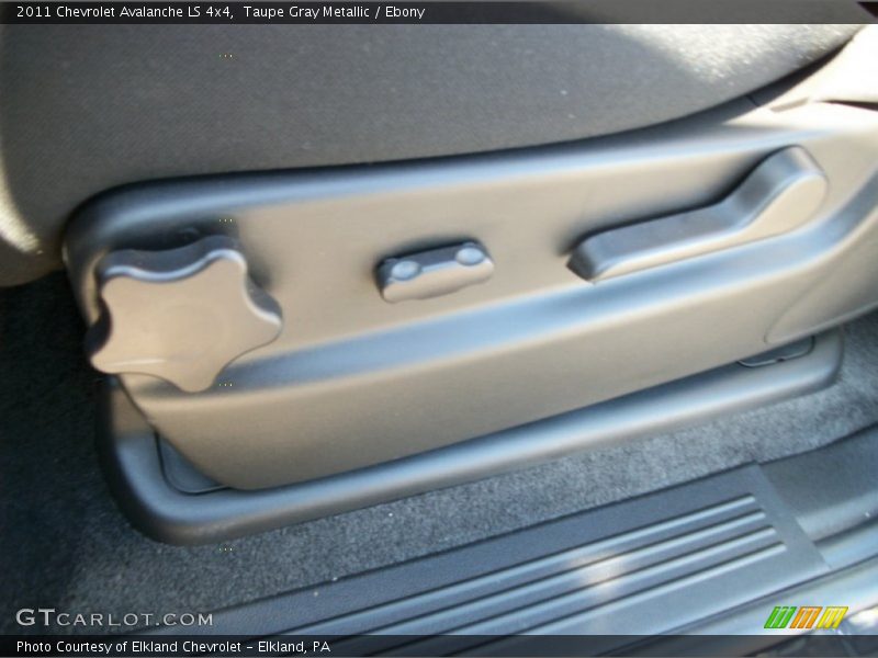 Taupe Gray Metallic / Ebony 2011 Chevrolet Avalanche LS 4x4
