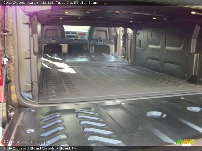 Taupe Gray Metallic / Ebony 2011 Chevrolet Avalanche LS 4x4