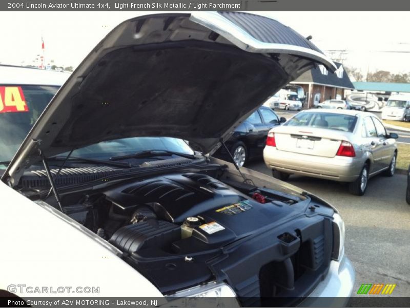 Light French Silk Metallic / Light Parchment 2004 Lincoln Aviator Ultimate 4x4