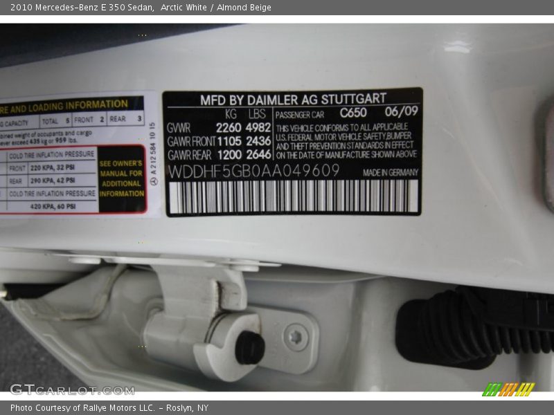 Arctic White / Almond Beige 2010 Mercedes-Benz E 350 Sedan