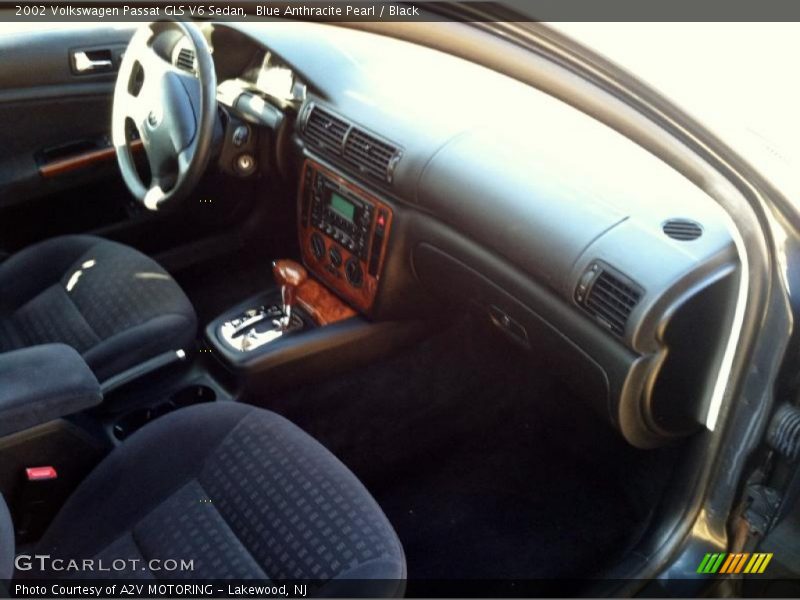 Blue Anthracite Pearl / Black 2002 Volkswagen Passat GLS V6 Sedan