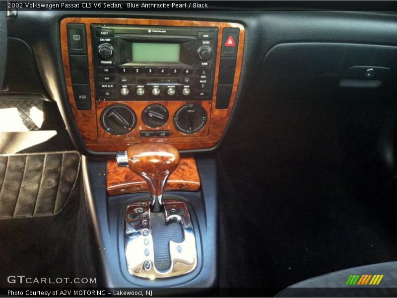 Blue Anthracite Pearl / Black 2002 Volkswagen Passat GLS V6 Sedan