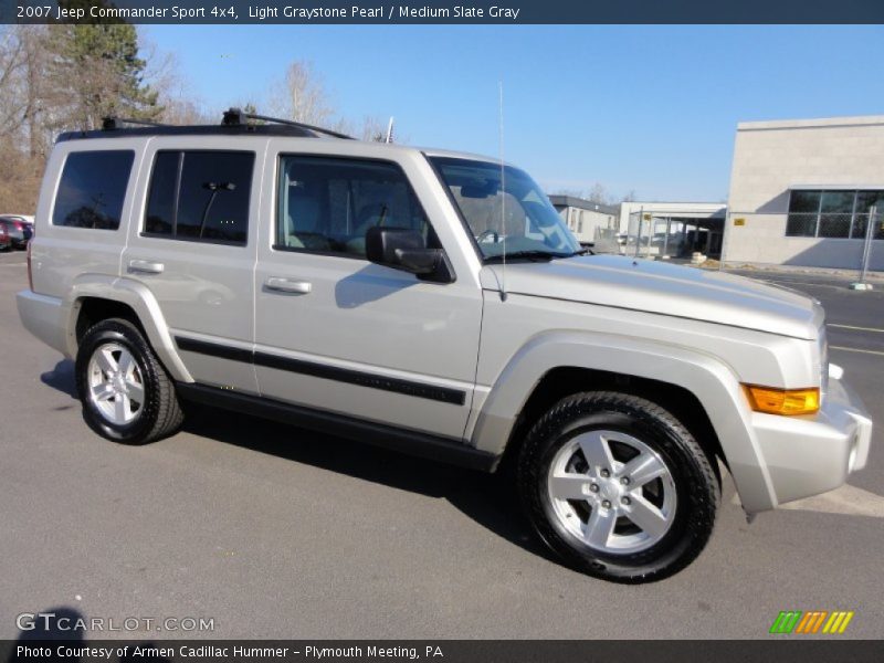 Light Graystone Pearl / Medium Slate Gray 2007 Jeep Commander Sport 4x4