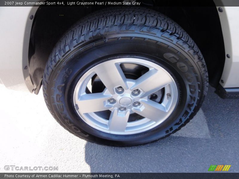 Light Graystone Pearl / Medium Slate Gray 2007 Jeep Commander Sport 4x4