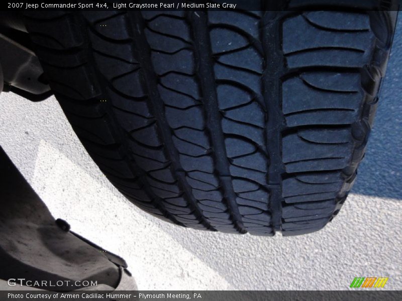 Light Graystone Pearl / Medium Slate Gray 2007 Jeep Commander Sport 4x4
