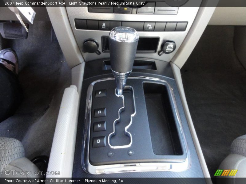 Light Graystone Pearl / Medium Slate Gray 2007 Jeep Commander Sport 4x4