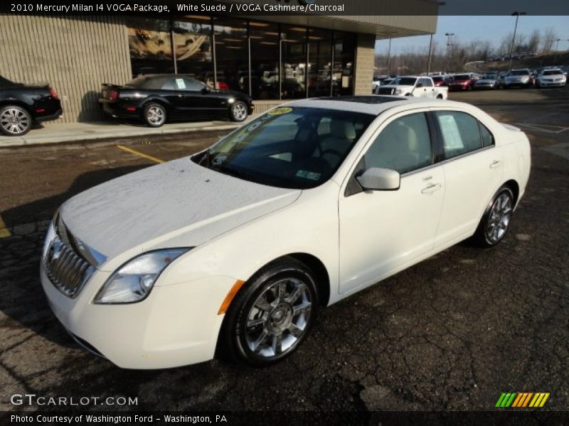 Front 3/4 View of 2010 Milan I4 VOGA Package