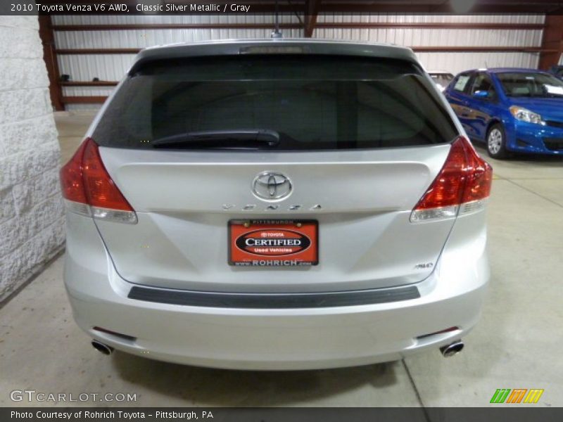 Classic Silver Metallic / Gray 2010 Toyota Venza V6 AWD