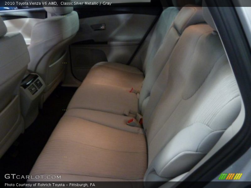 Classic Silver Metallic / Gray 2010 Toyota Venza V6 AWD