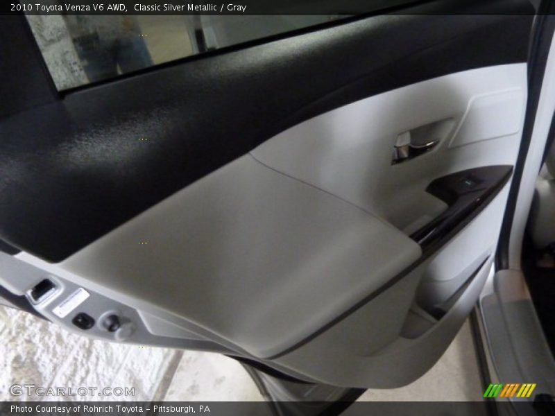 Classic Silver Metallic / Gray 2010 Toyota Venza V6 AWD