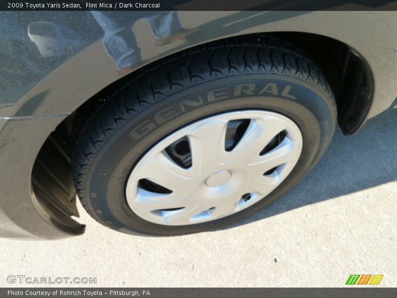 Flint Mica / Dark Charcoal 2009 Toyota Yaris Sedan