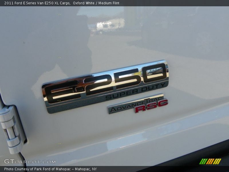 Oxford White / Medium Flint 2011 Ford E Series Van E250 XL Cargo