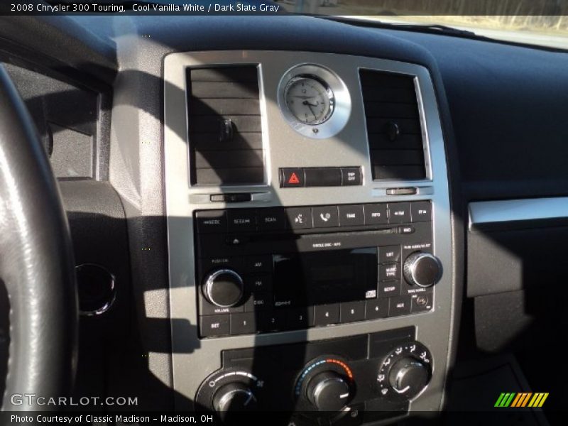 Cool Vanilla White / Dark Slate Gray 2008 Chrysler 300 Touring