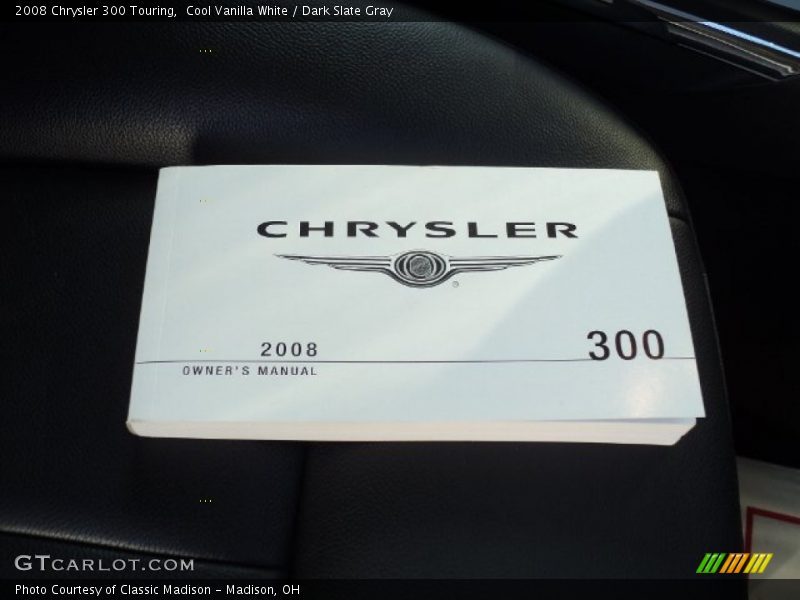 Cool Vanilla White / Dark Slate Gray 2008 Chrysler 300 Touring