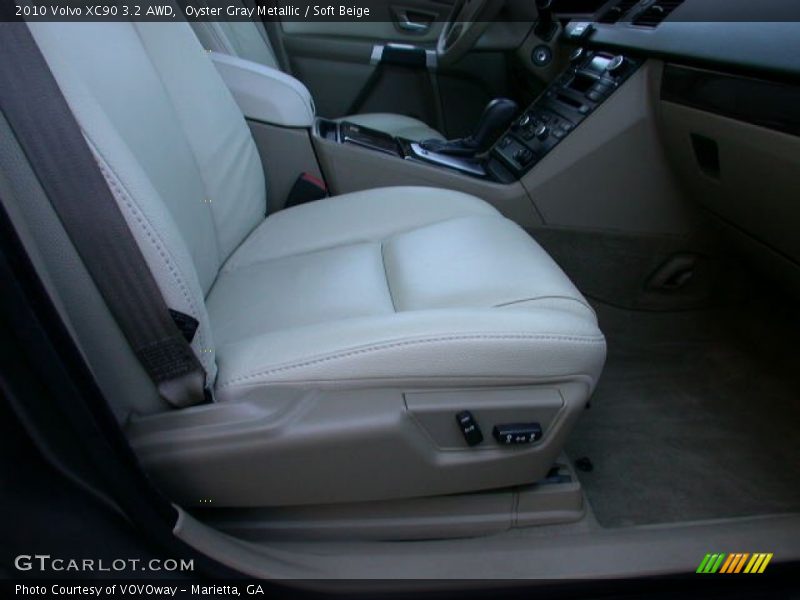 Oyster Gray Metallic / Soft Beige 2010 Volvo XC90 3.2 AWD