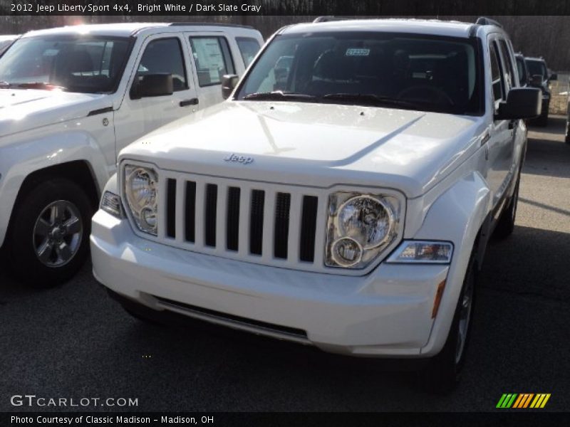 Bright White / Dark Slate Gray 2012 Jeep Liberty Sport 4x4