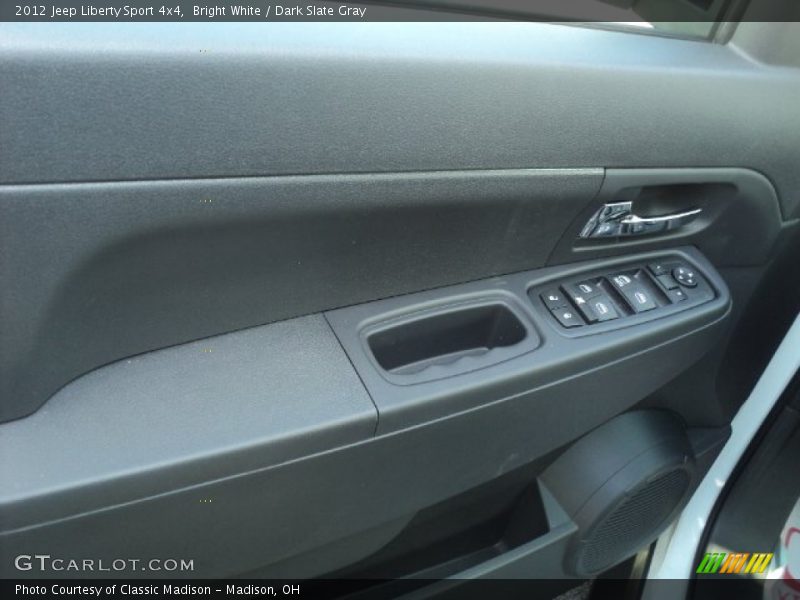 Bright White / Dark Slate Gray 2012 Jeep Liberty Sport 4x4