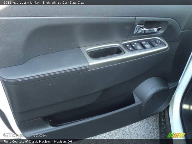 Bright White / Dark Slate Gray 2012 Jeep Liberty Jet 4x4