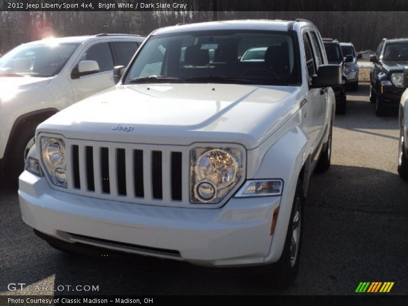 Bright White / Dark Slate Gray 2012 Jeep Liberty Sport 4x4