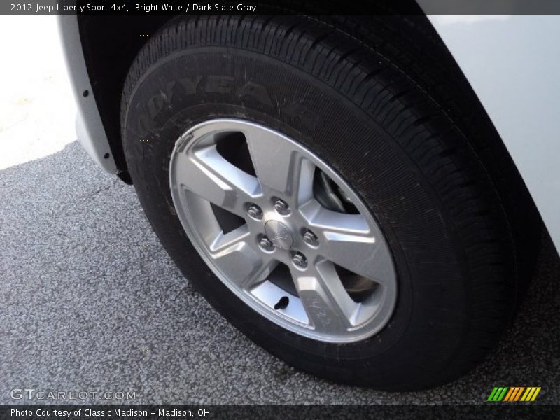 Bright White / Dark Slate Gray 2012 Jeep Liberty Sport 4x4