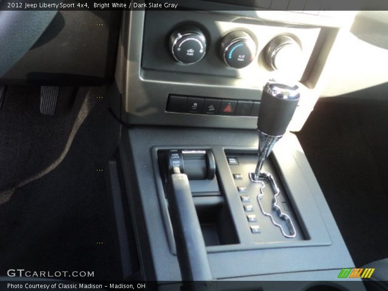 Bright White / Dark Slate Gray 2012 Jeep Liberty Sport 4x4