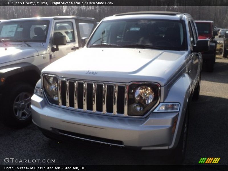 Bright Silver Metallic / Dark Slate Gray 2012 Jeep Liberty Jet 4x4