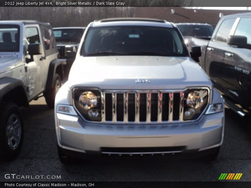 Bright Silver Metallic / Dark Slate Gray 2012 Jeep Liberty Jet 4x4