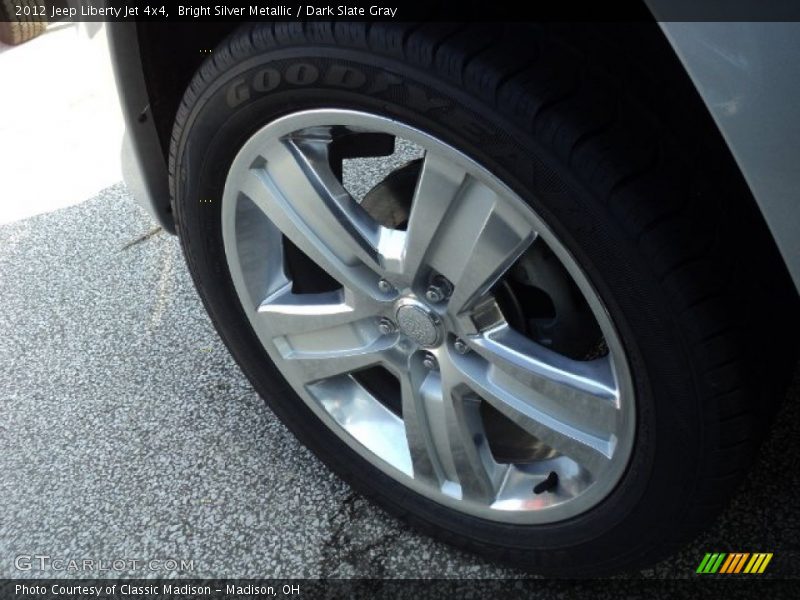 Bright Silver Metallic / Dark Slate Gray 2012 Jeep Liberty Jet 4x4