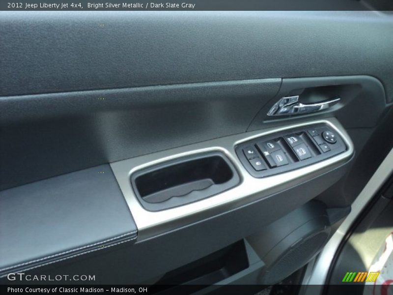 Bright Silver Metallic / Dark Slate Gray 2012 Jeep Liberty Jet 4x4