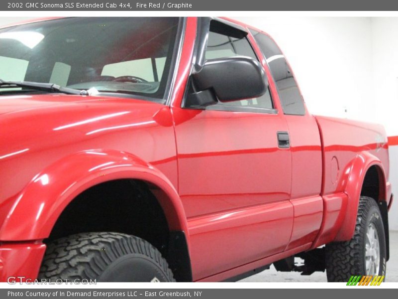 Fire Red / Graphite 2002 GMC Sonoma SLS Extended Cab 4x4