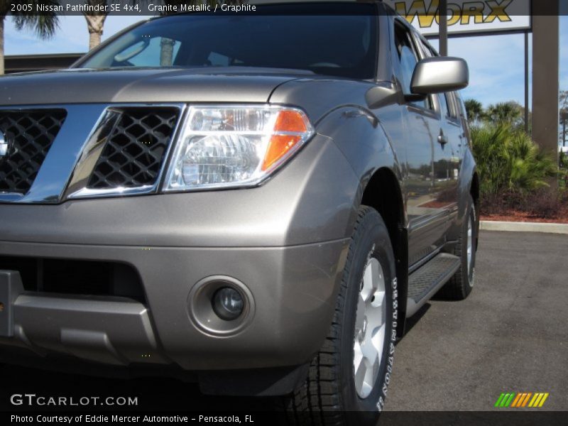 Granite Metallic / Graphite 2005 Nissan Pathfinder SE 4x4