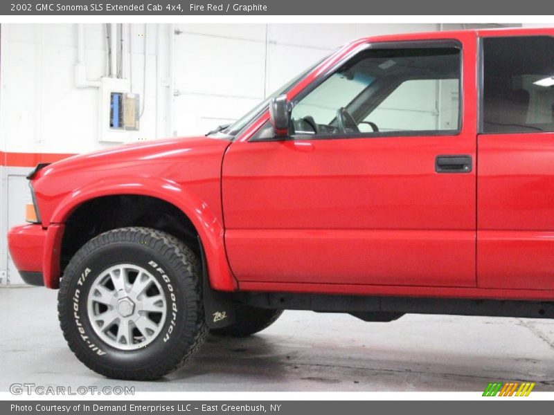 Fire Red / Graphite 2002 GMC Sonoma SLS Extended Cab 4x4