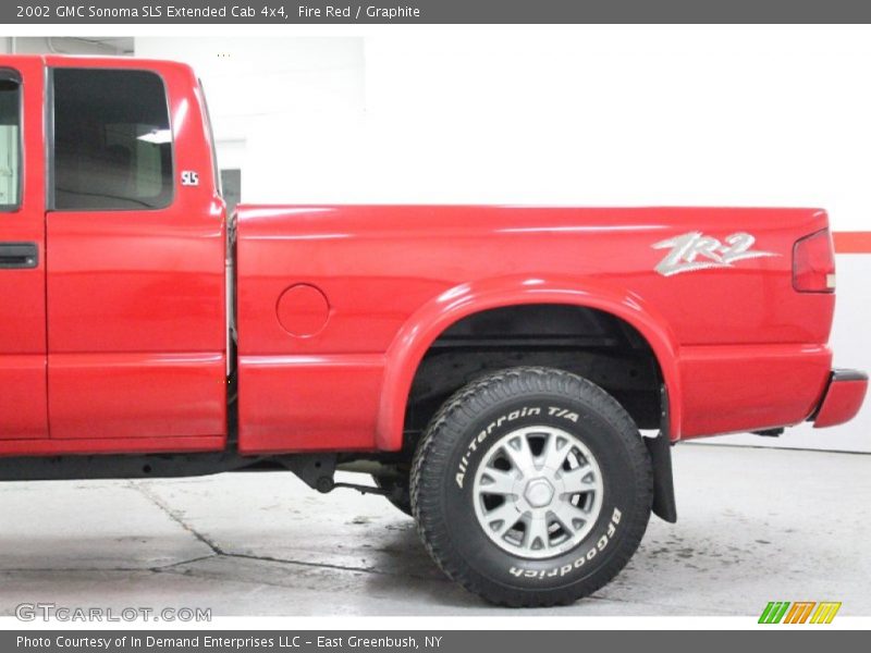 Fire Red / Graphite 2002 GMC Sonoma SLS Extended Cab 4x4