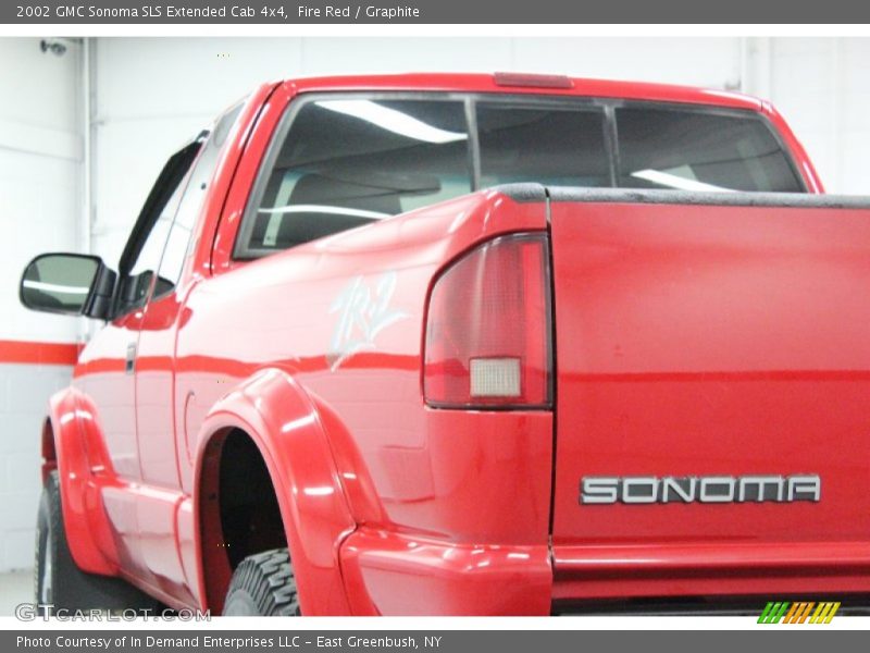 Fire Red / Graphite 2002 GMC Sonoma SLS Extended Cab 4x4