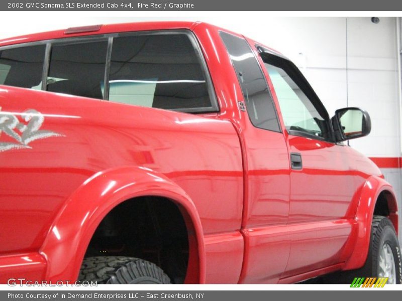 Fire Red / Graphite 2002 GMC Sonoma SLS Extended Cab 4x4