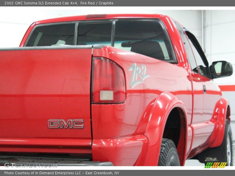 Fire Red / Graphite 2002 GMC Sonoma SLS Extended Cab 4x4