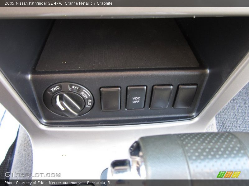 Granite Metallic / Graphite 2005 Nissan Pathfinder SE 4x4