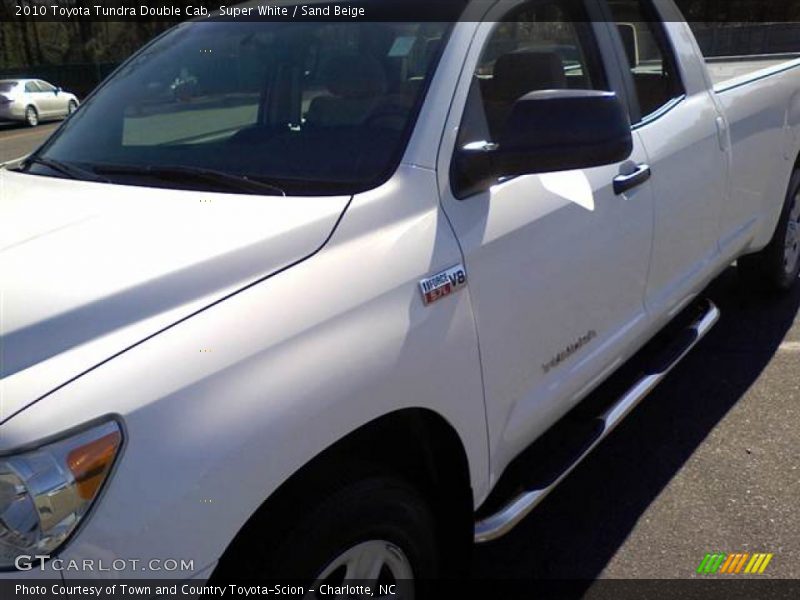 Super White / Sand Beige 2010 Toyota Tundra Double Cab