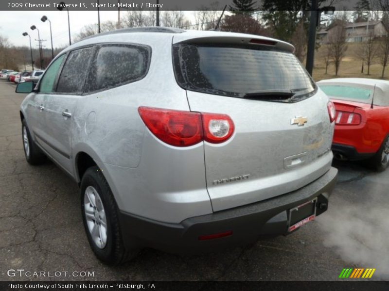 Silver Ice Metallic / Ebony 2009 Chevrolet Traverse LS